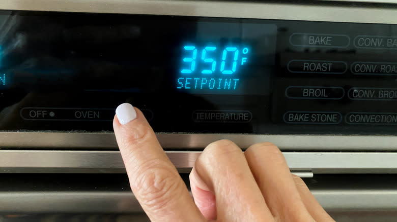 setting the oven temperature