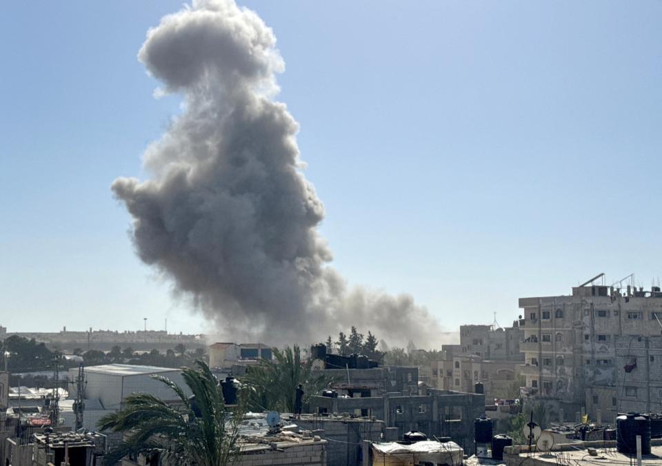 以色列進攻加薩走廊城市拉法已進入倒數階段，近日頻頻轟炸拉法。路透社