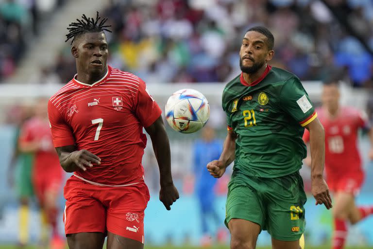 Breel Embolo durante el partido entre Suiza y Camerún, por la apertura del Grupo G del Mundial