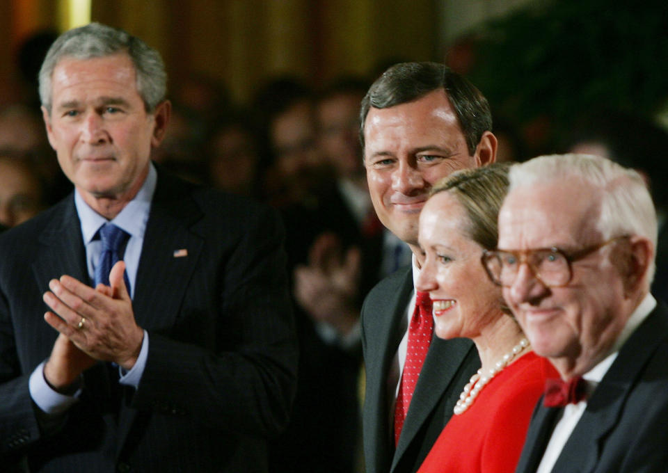 Stevens, then the&nbsp;senior justice on the court, waits at the White House to swear in John Roberts as chief justice of the U.S. Supreme Court in 2005. (Photo: Win McNamee via Getty Images)