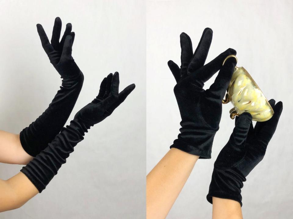 Vintage 1960s Hyman Hendler & Sons Black Velvet Gloves
