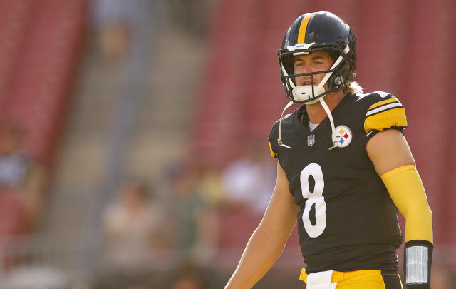 Steelers QB Kenny Pickett suffers concussion, leaves 1st career