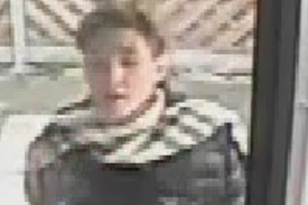 The police have released images of the person they would like to speak to (Met Police)