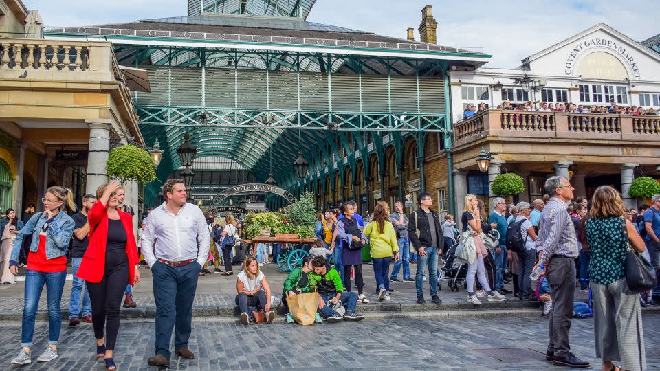 Dressing in all black doesn't seem to be the way to go in London. - Parinya Suwanitch/iStock Editorial/Getty Images