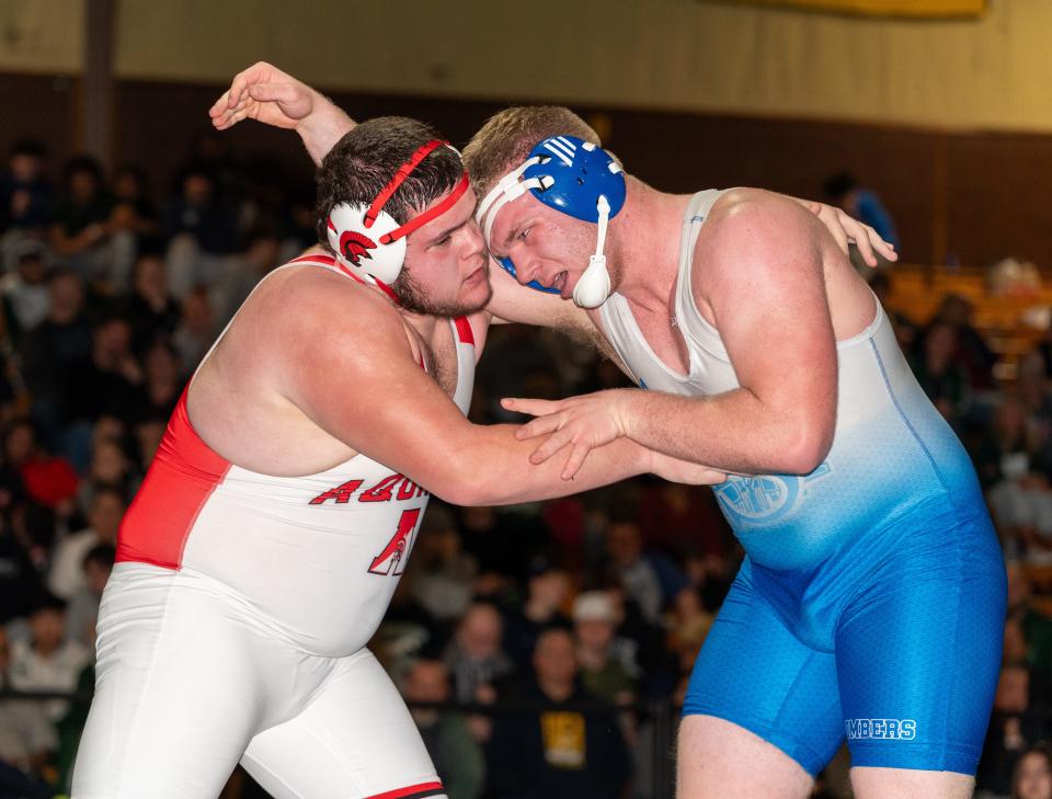 Sayreville’s Connor Walsh beats Saint Thomas Aquinas’ Caden Sternlieb in the 285 lb. weight class in the GMC Tournament Final on Jan. 27, 2024 afternoon at the Piscataway High School gymnasium in Piscataway.