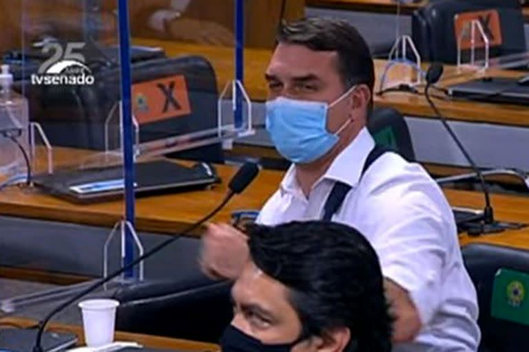 El hijo del presidente, Flavio Bolsonaro en el Senado