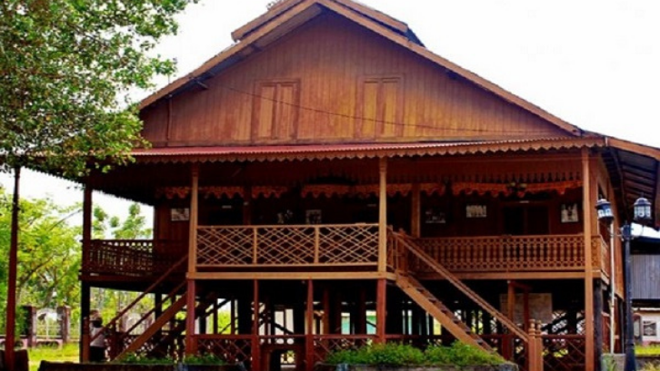 Rumah adat Souraja memiliki struktur yang sangat indah dilihat. (Foto: Pariwisata Indonesia)