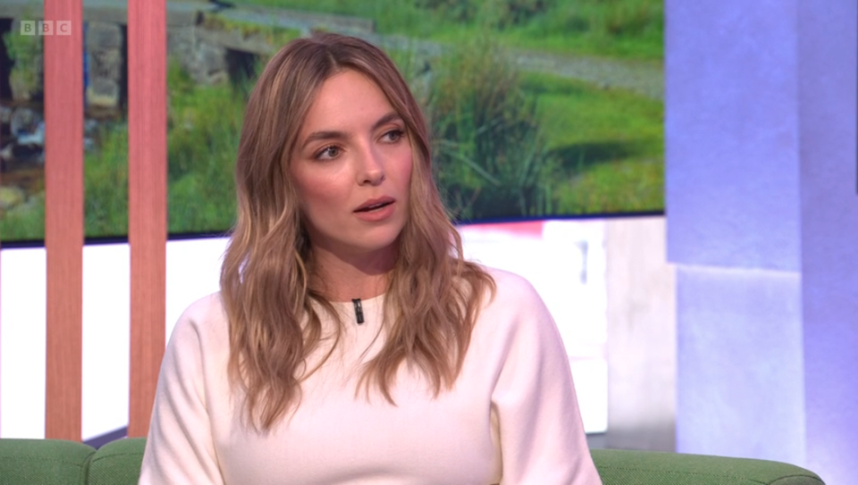 jodie comer promoting the bikeriders on the one show