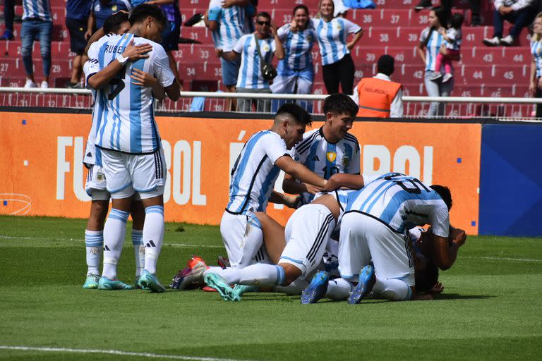 La selección argentina está invicta en el torneo Sudamericano Sub 17, con cuatro victorias y un empate