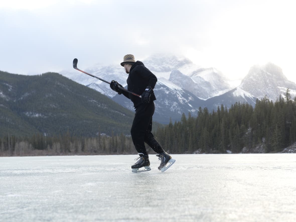 Tourism Alberta's videos feature wild ice skating adventures with mountain backdrops. (Helen Pike/CBC - image credit)