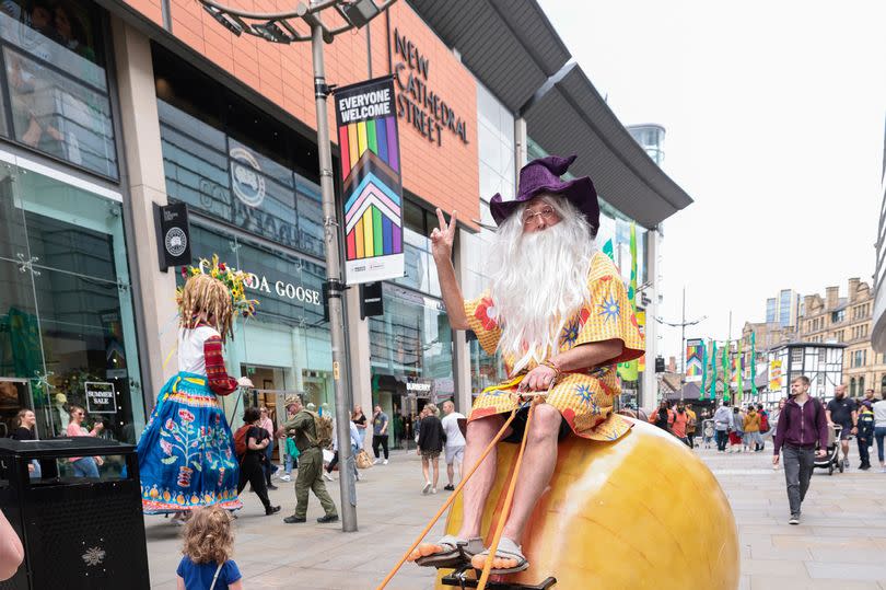 Giant snails will take part in a race on Manchester Day -Credit:Manchester Evening News