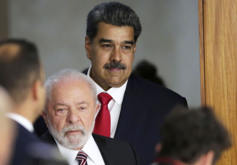 El presidente de Venezuela, Nicolás Maduro y el presidente de Brasil, Luiz Inácio Lula da Silva, en el palacio de Planalto en Brasilia, Brasil, el lunes 29 de mayo de 2023.