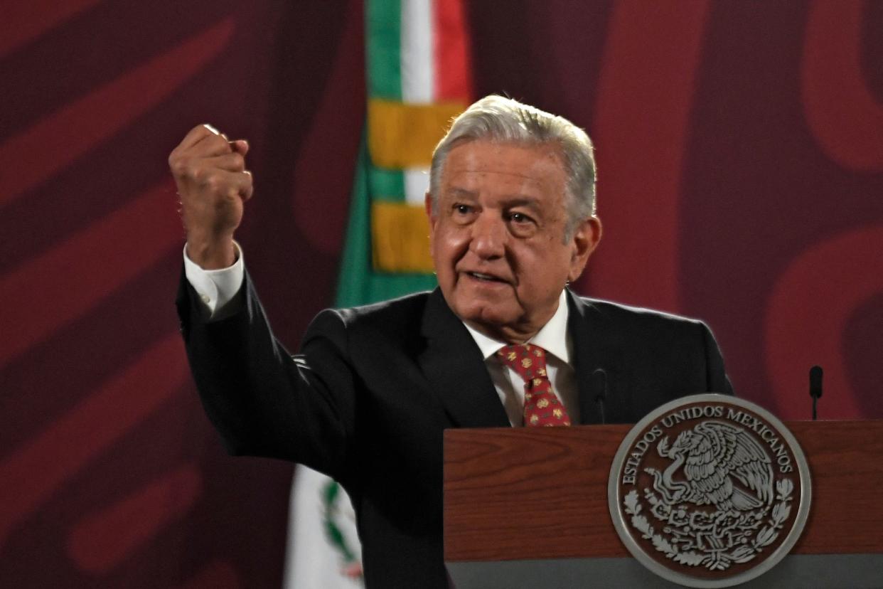 AMLO durante una conferencia de prensa. (PEDRO PARDO/AFP via Getty Images)