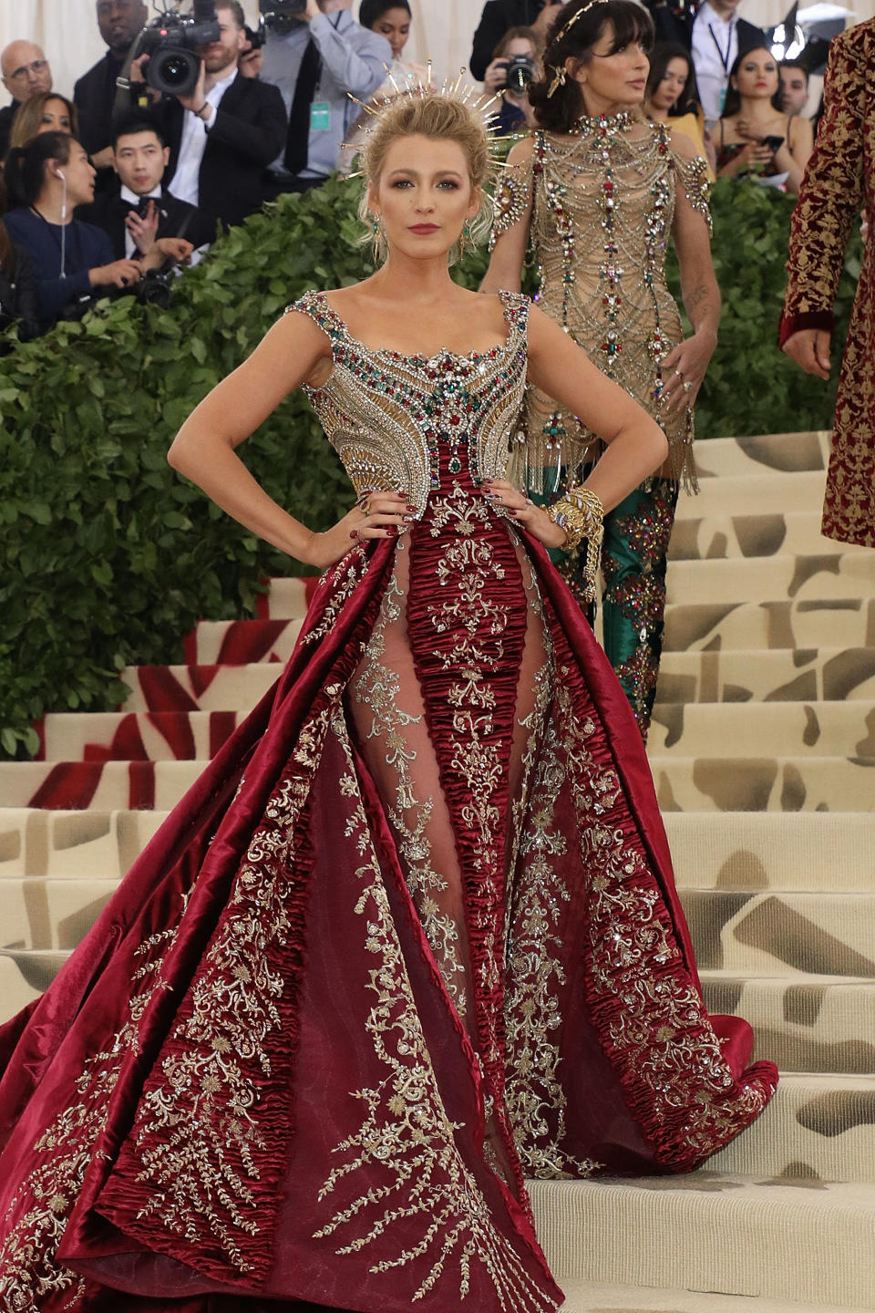 <p>Blake Lively demanded attention on the red carpet in a stunningly intricate Versave gown with a crown. [Photo: Getty] </p>