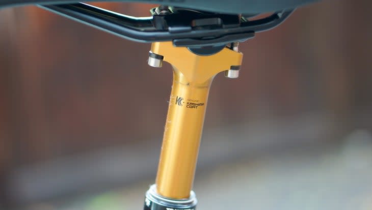 <span class="article__caption">Two titanium bolts keep the dropper relatively light and definitely easy to adjust your saddle on.</span> (Photo: Ben Delaney)