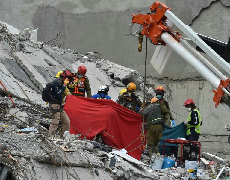 The quake hit on the anniversary of a devastating 1985 tremor that killed some 10,000 people in the sprawling megolopolis that is Mexico City