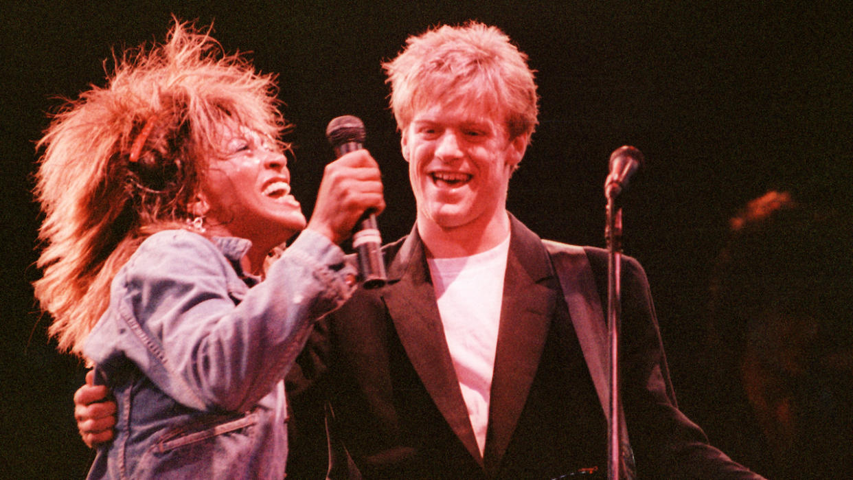  Tina Turner and Bryan Adams in 1985 