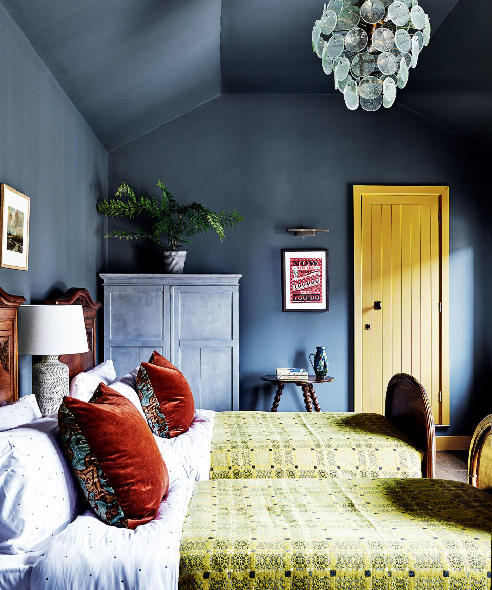2. Create a cozy environment in a bedroom