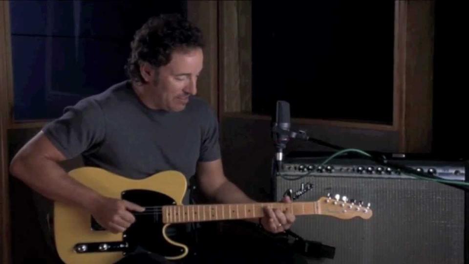 Bruce Springsteen in 'High Fidelity' (2000)