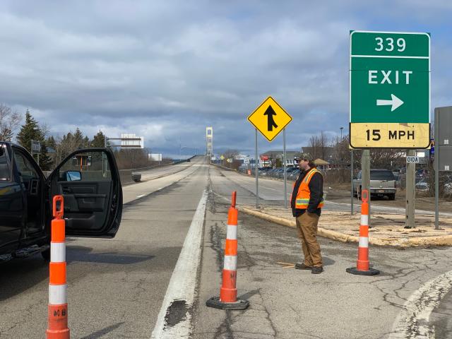 Mackinac Bridge reopens after closure for hazardous ice