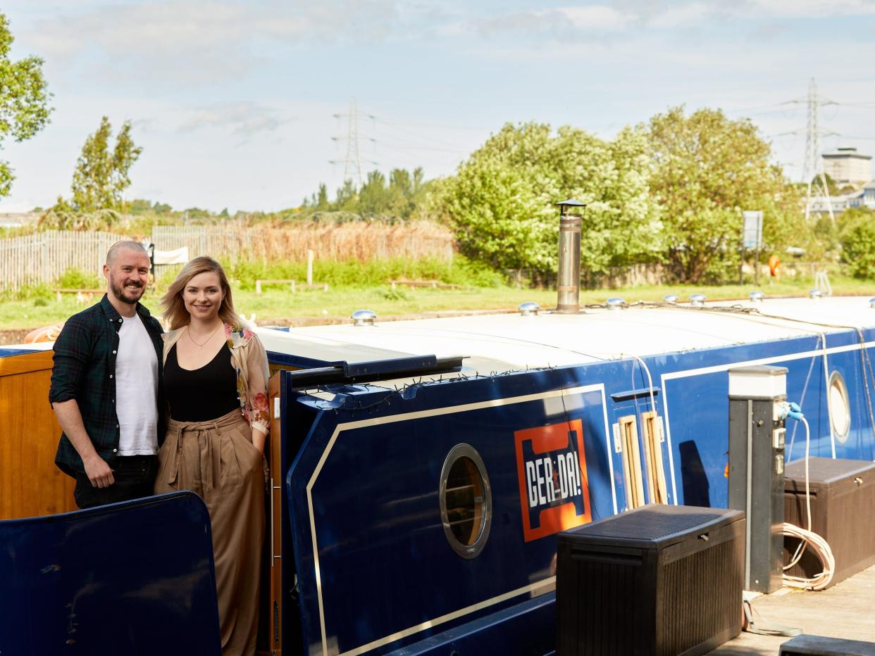 houseboat couple scotland