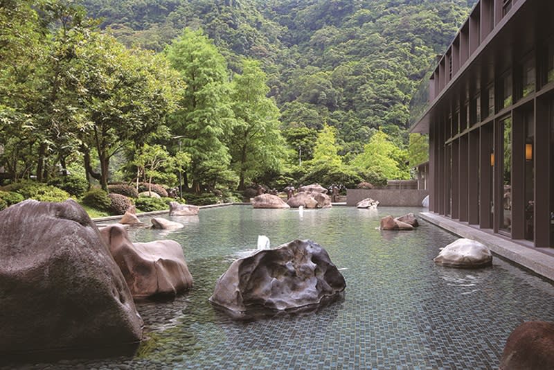 酒店外水池景觀。圖片提供/大板根森林溫泉酒店