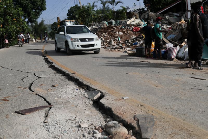 Aftermath of quake, in Marceline