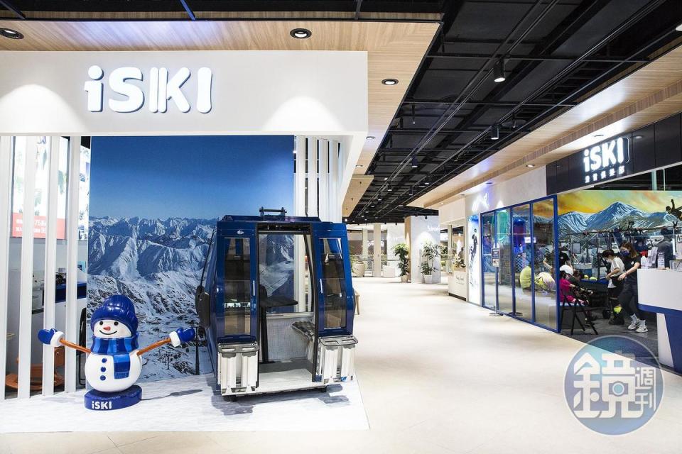 iSKI桃園店引進歐洲原裝進口纜車，讓民眾可以在這裡體驗與拍攝出有如置身雪場的照片。