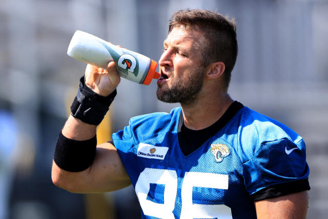 Tim Tebow 'has improved' since making TE debut with Jaguars