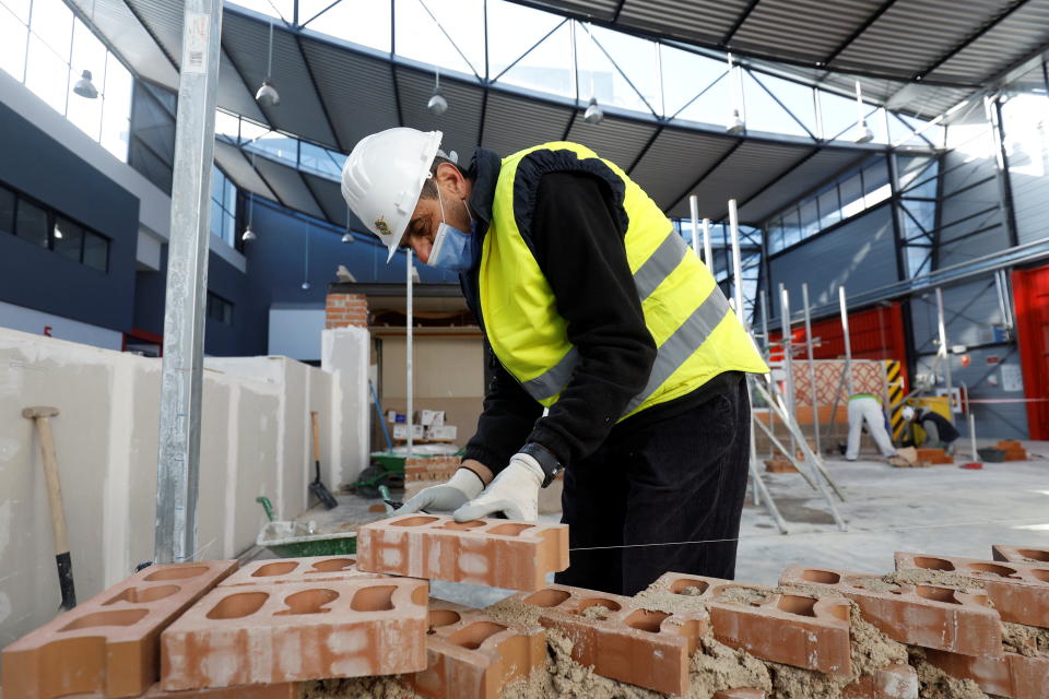 España necesita contratar alrededor de 40% de la mano de obra para atender la demanda del sector inmobiliario (Foto: Juan Medina/Reuters). 