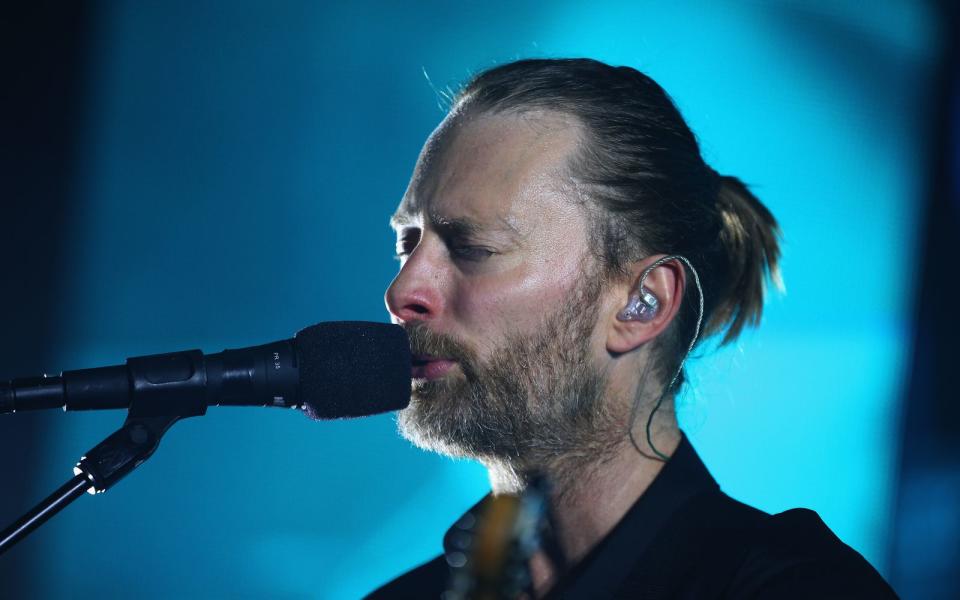 Weil sich Thom Yorke und seine Jungs immer an einem Freitag zum Proben trafen, lag der Bandname "On A Friday" nahe. Bald aber entschied man sich dann doch, sich nach einem Talking-Heads-Song zu benennen: "Radiohead". (Bild: Phil Walter/Getty Images)