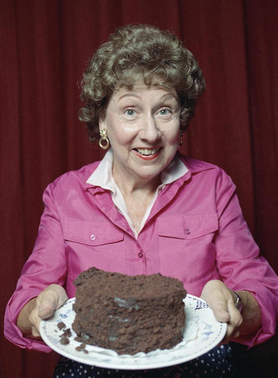 This 1991 file photo shows Jean Stapleton in the off-Broadway musical theater piece called "Bob Appetit." (AP Photo)