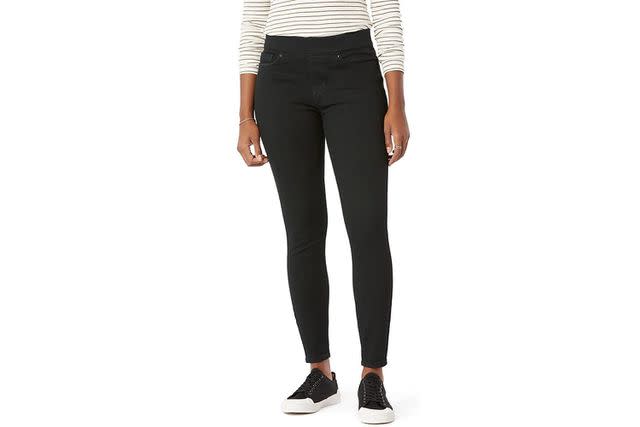 One Detail on These Now-$21 Levi's Jeans Makes Them the “Most Comfortable”  Pants  Shoppers Own