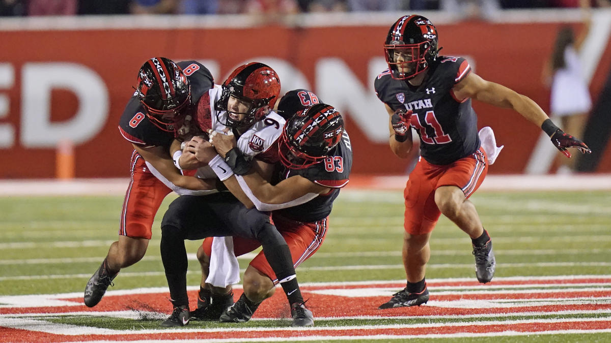 Former Utah QB Throws TD Pass During Wild Card Round