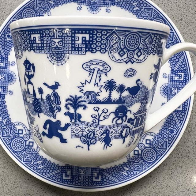 Blue Willow Dishes, Unique Teapot, Delft Blue, Calamityware :Things Could Be Worse Porcelain Chinaware, Antique Art Mugs, Teapot+Sugar & Creamer+2