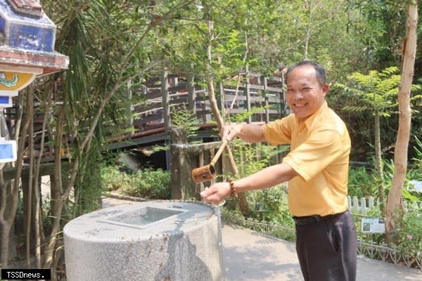 社頭清水岩寺有天然湧泉，當地人稱甘露泉，泉水澄澈、清甜。（記者方一成攝）