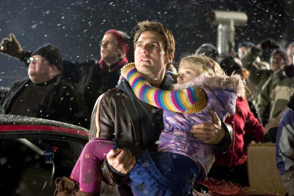 WAR OF THE WORLDS, Tom Cruise, Dakota Fanning, 2005, (c) Paramount/courtesy Everett Collection