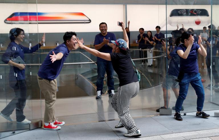 iPhone release date: Queues at Apple Stores very small – but company might actually be happy