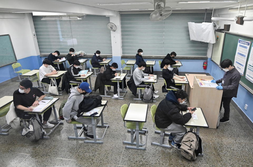 Los estudiantes surcoreanos están sometidos a una gran presión por destacar. (Jung Yeon-je/Pool via REUTERS)