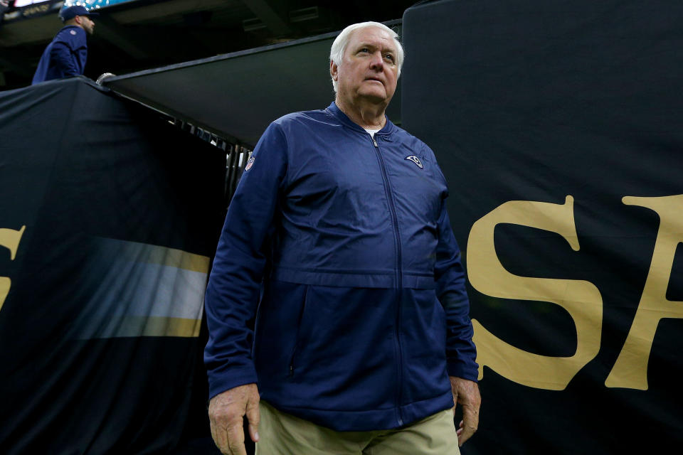 Rams defensive coordinator Wade Phillips honored his late father with a classic look on their way to Atlanta for the Super Bowl. (Jonathan Bachman/Getty Images)