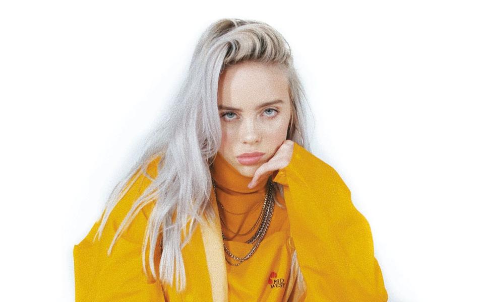 Die Tinte unter dem ersten Plattenvertrag war kaum trocken, da nahm die Karriere auch schon richtig Fahrt auf. Im August 2017, da war sie 15 Jahre alt, brachte Billie Eilish ihre Debüt-EP "Don't Smile At Me" auf den Markt. (Bild: Hannah Sider)