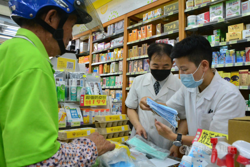 台灣藥局比小七還多，台新銀推「飛藥貸」利率下探1.68%。資料照片：中央社