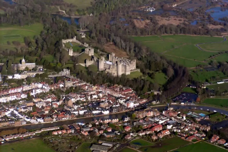 <p>Here’s an aerial view of the town.<br>(Airbnb) </p>