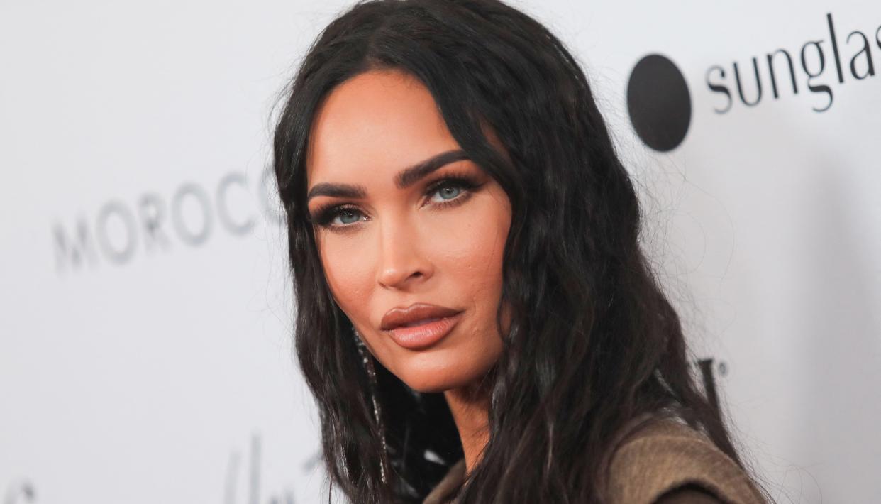 La actriz estadounidense Megan Fox asiste a la sexta entrega anual de los Premios de la Moda de Los Ángeles en el hotel Beverly Wilshire en Beverly Hills, California, el 10 de abril de 2022. (Foto de AUDE GUERRUCCI / AFP) (Foto de AUDE GUERRUCCI/AFP a través de Getty Images)