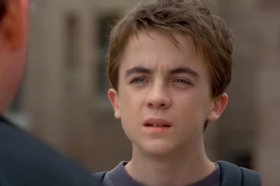 Dos años después de darse a conocer como Malcolm en la televisión, el pequeño participó en 'Gordo mentiroso' (2002), comedia en la que coincidió con Amanda Bynes y Paul Giamatti. (Foto: Universal Pictures)