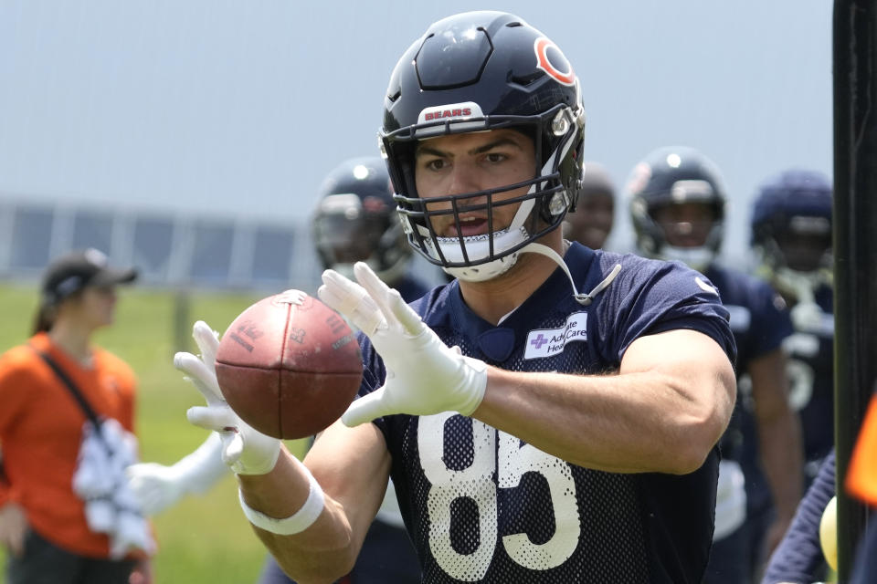 Cole Kmet is now a top-10 paid tight end heading into 2023 training camp. (AP Photo/Nam Y. Huh)