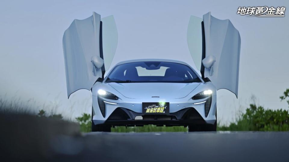 McLaren在Artura的外觀設計中每一分寸都考量空氣力學設計。(攝影/ 林先本)