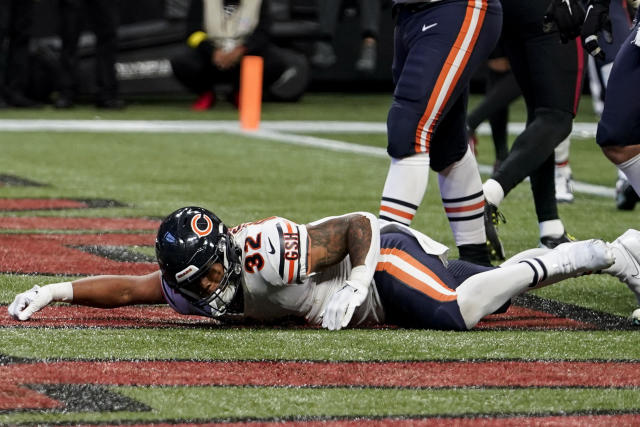 November 6, 2022: Chicago Bears 32 David Montgomery runs past