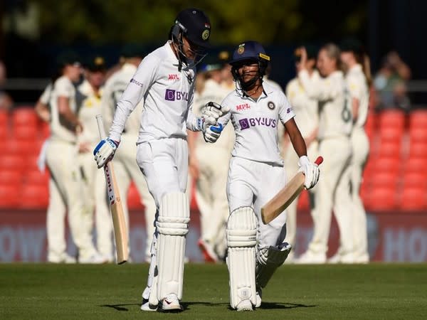 Smriti Mandhana with Punam Raut. (Photo/ ICC Twitter)