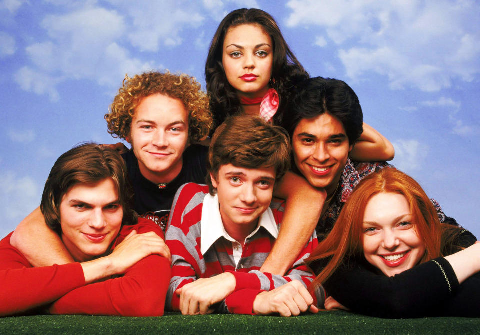 Ashton Kutcher, Mila Kunis, Topher Grace, Danny Masterson, Laura Prepon, and Wilmer Valderrama from 